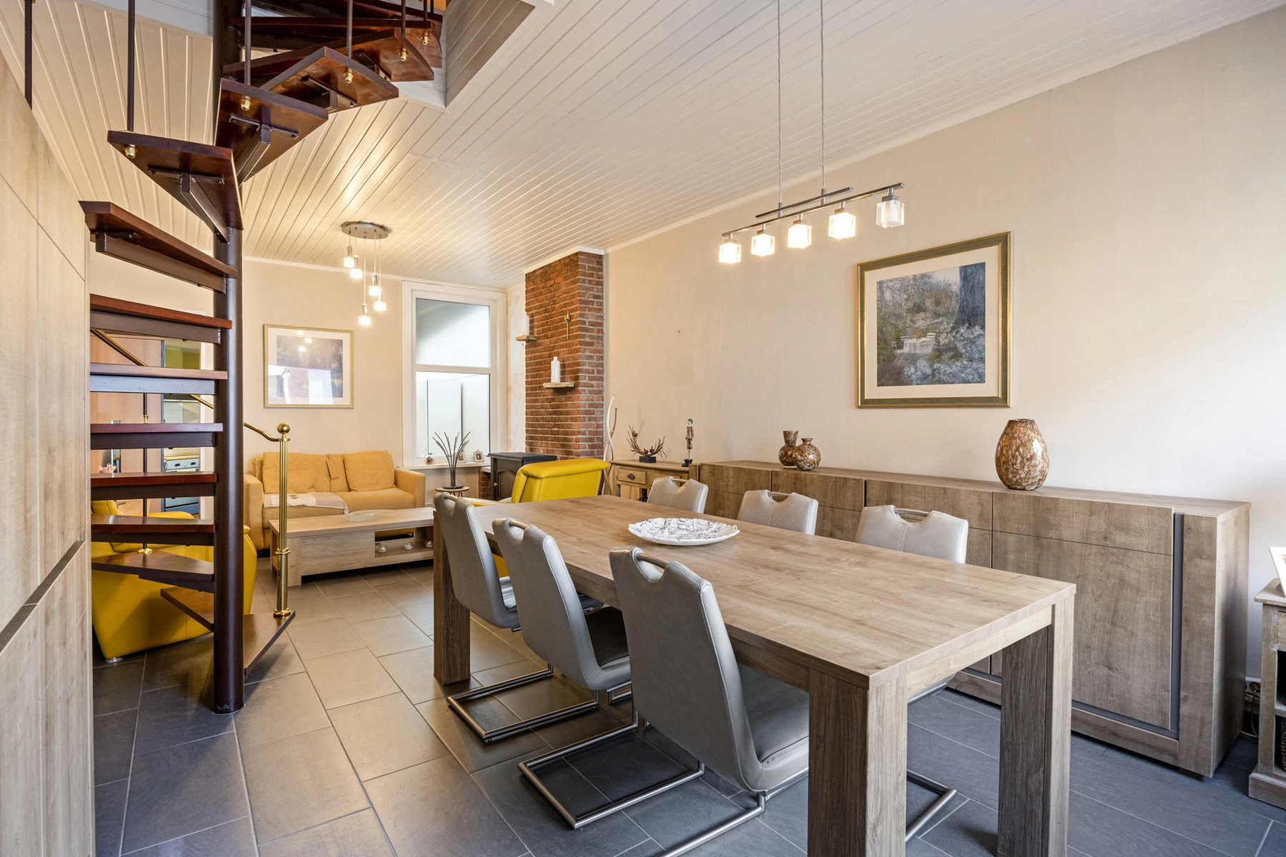 905c50a3791341c1a042aa0c019bc262 photo