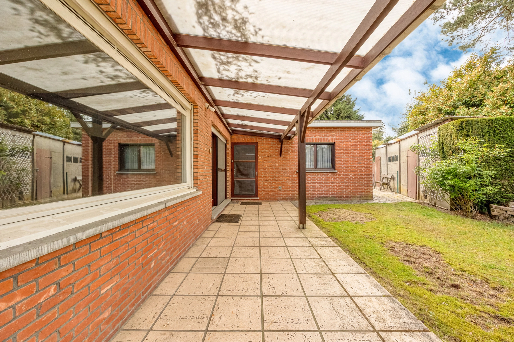 77bfd6b49b7f47b58d6aa2fed3f9c763 photo