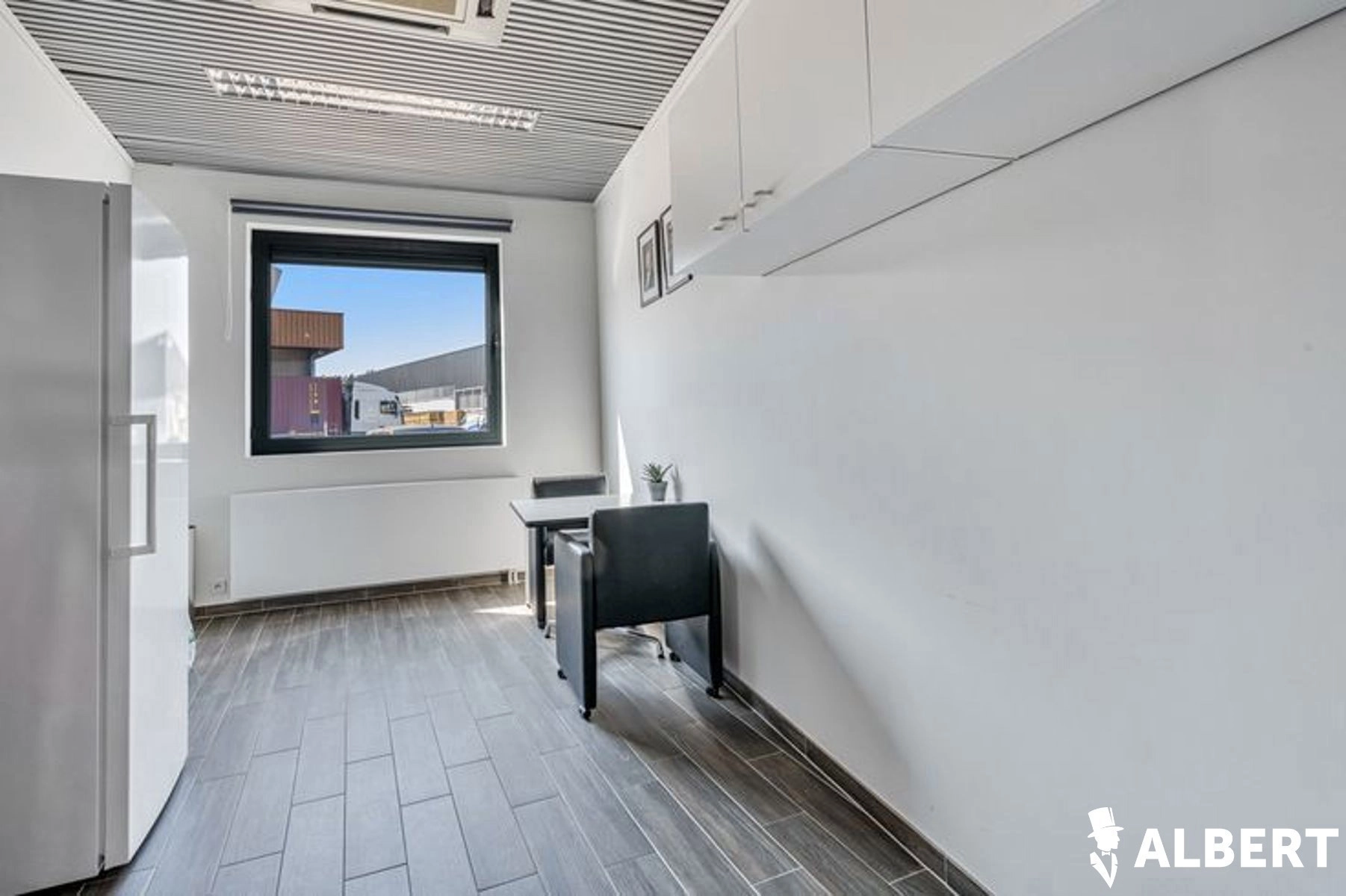 7092e3f603a74f98b05cd20c82f9915e photo