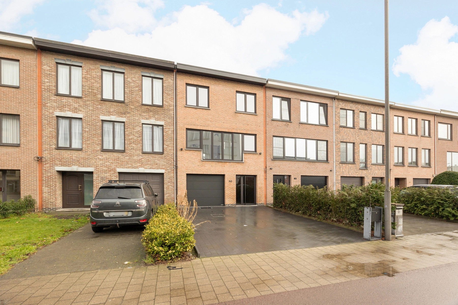 739ad3bc03f8454cbd7ef697cc8e1831 photo