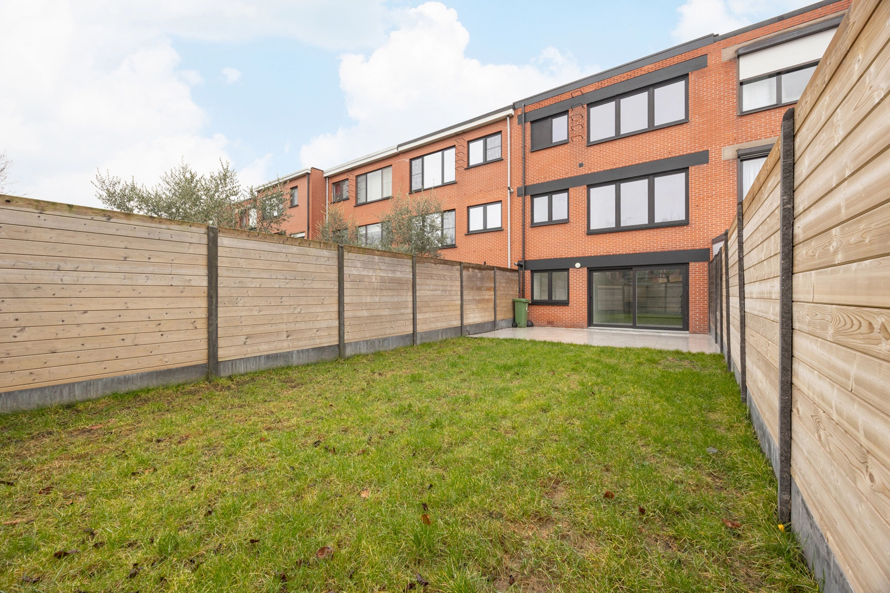 799b008d47d848a2977e70e391f57638 photo