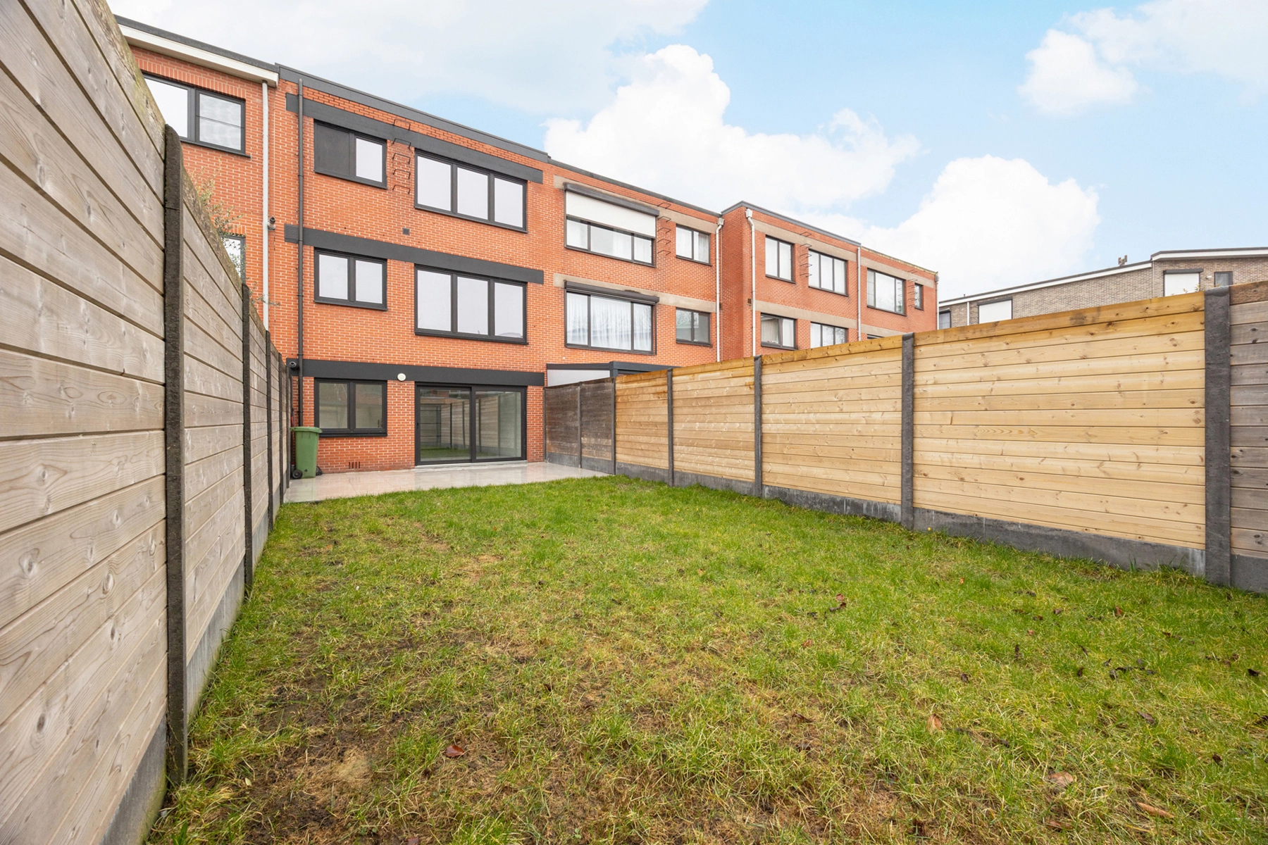 dcb2852e28a4432bb9614a788a982853 photo