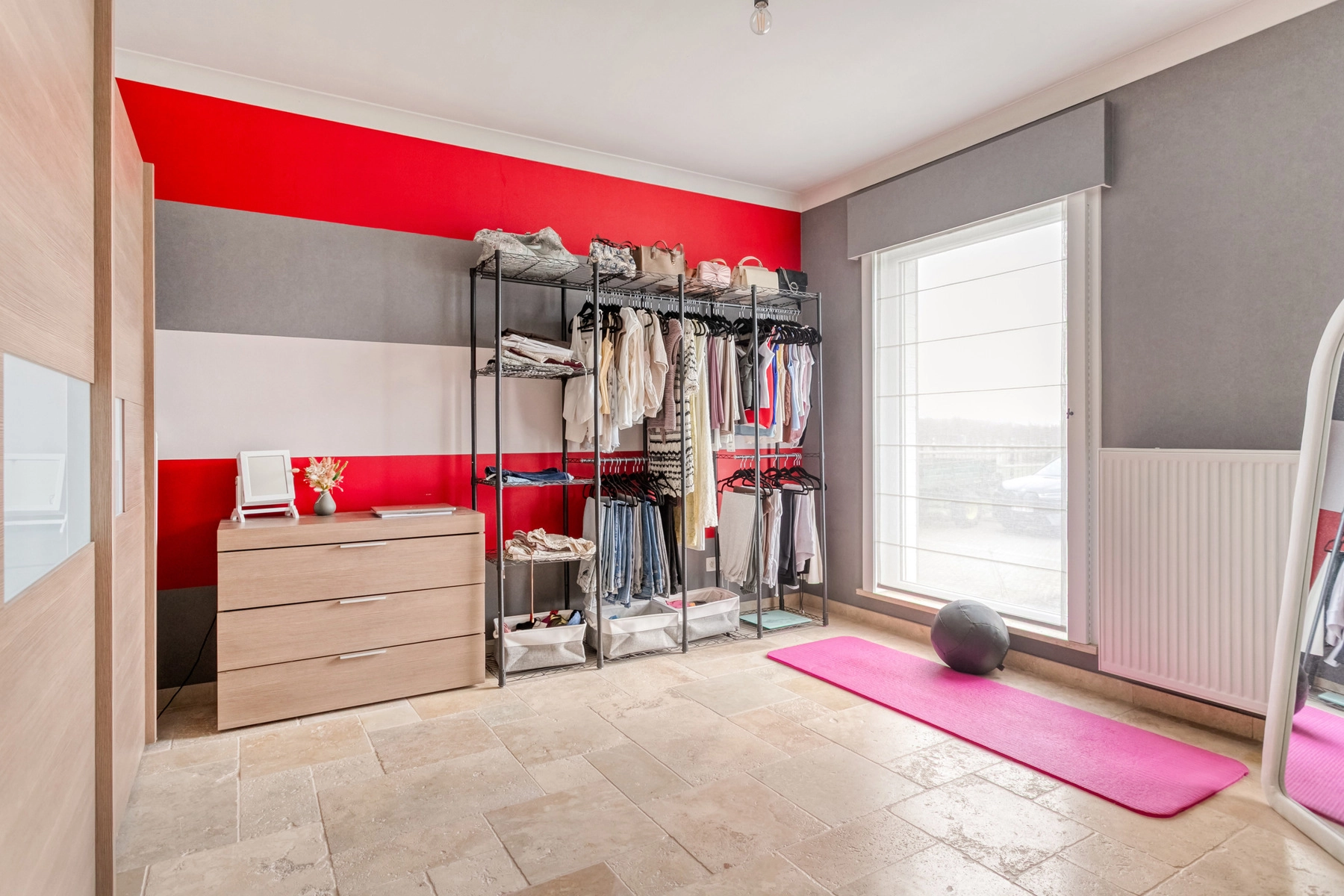 47db2003a20642f8b7298fa84561e759 photo