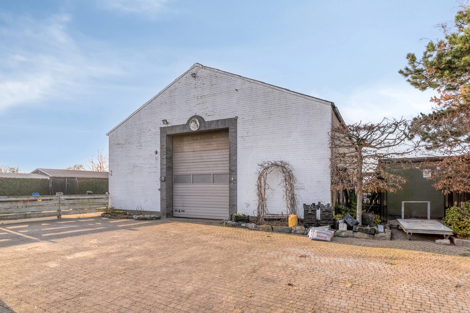 f6b33c32cf5245d3b049680595be5341 photo