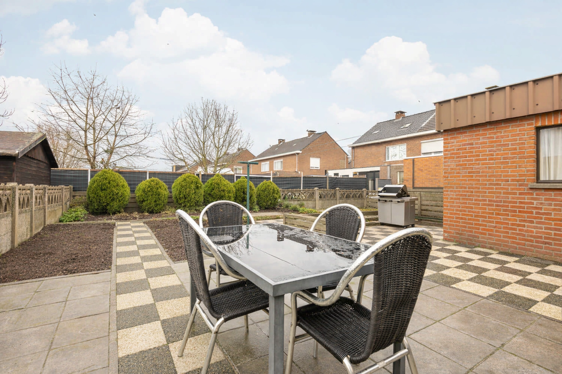 05725cca052147aba537df750da02324 photo