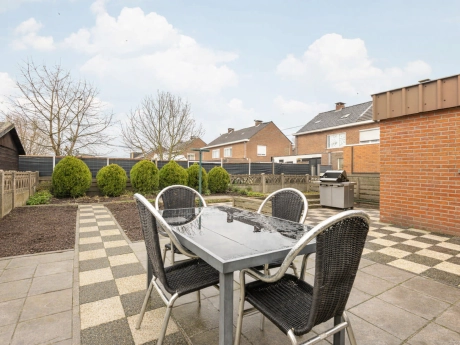 05725cca052147aba537df750da02324 thumbnail