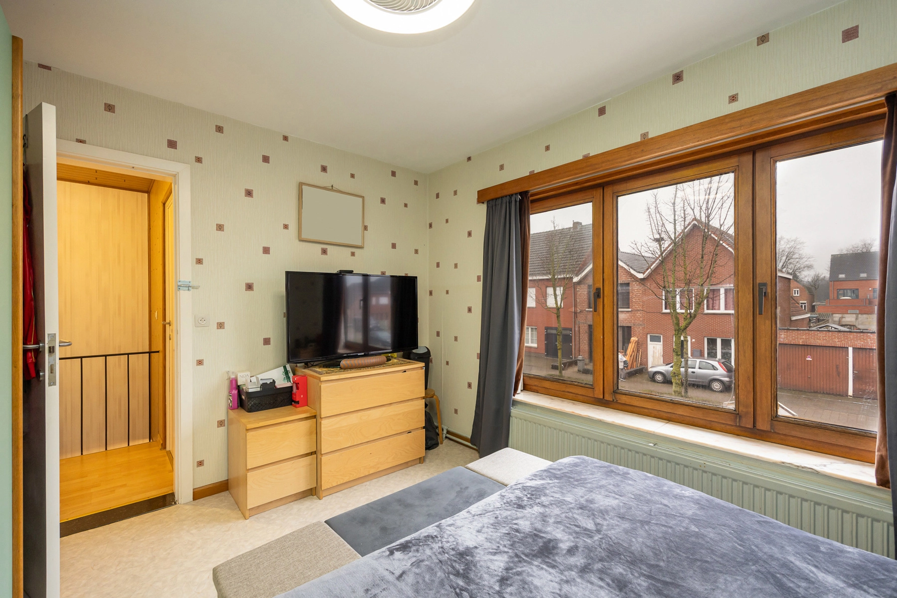 2abab85012204c8db6550f4a126f0e05 photo