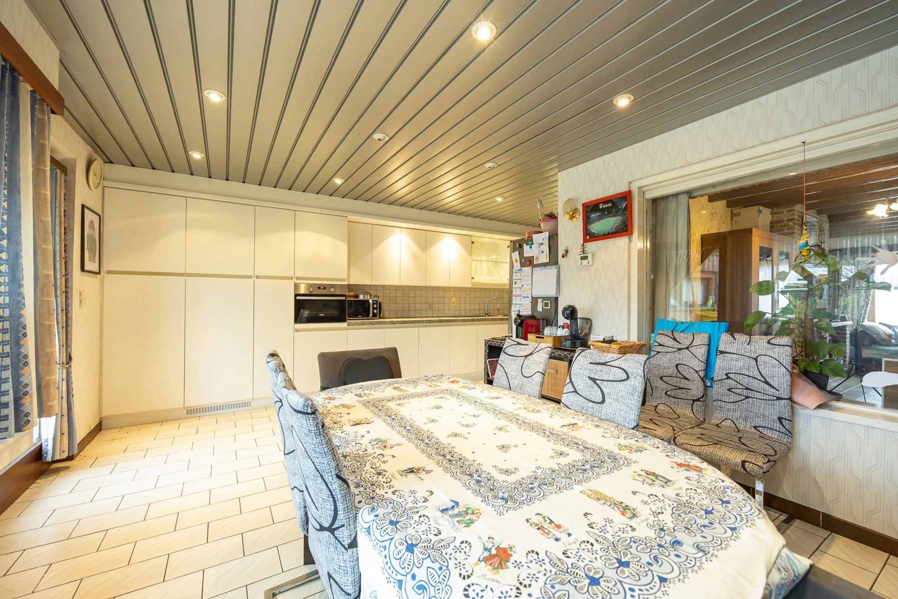 812704f62d5e4832a6d8e7f23da7dfd0 photo