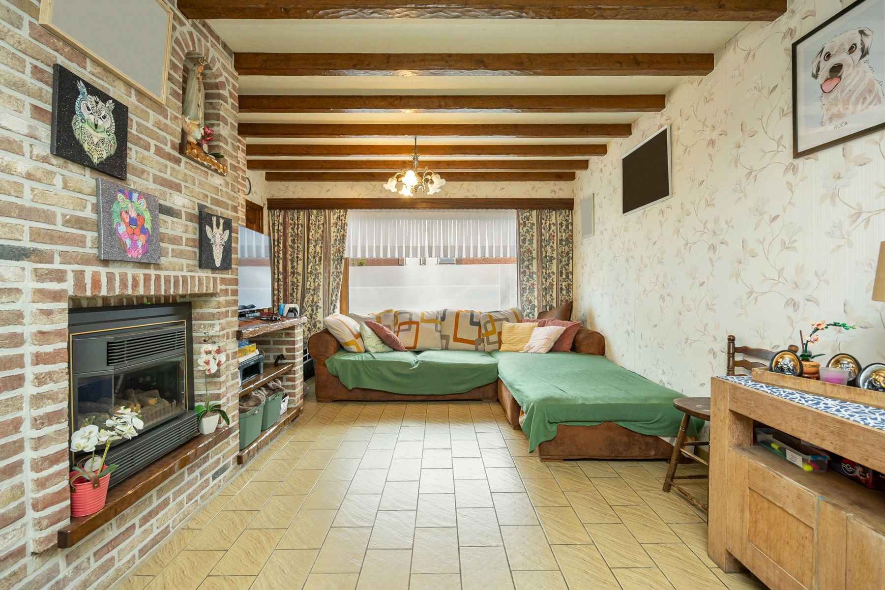 87e7f69849e14119ad86bf1fe82f80df photo