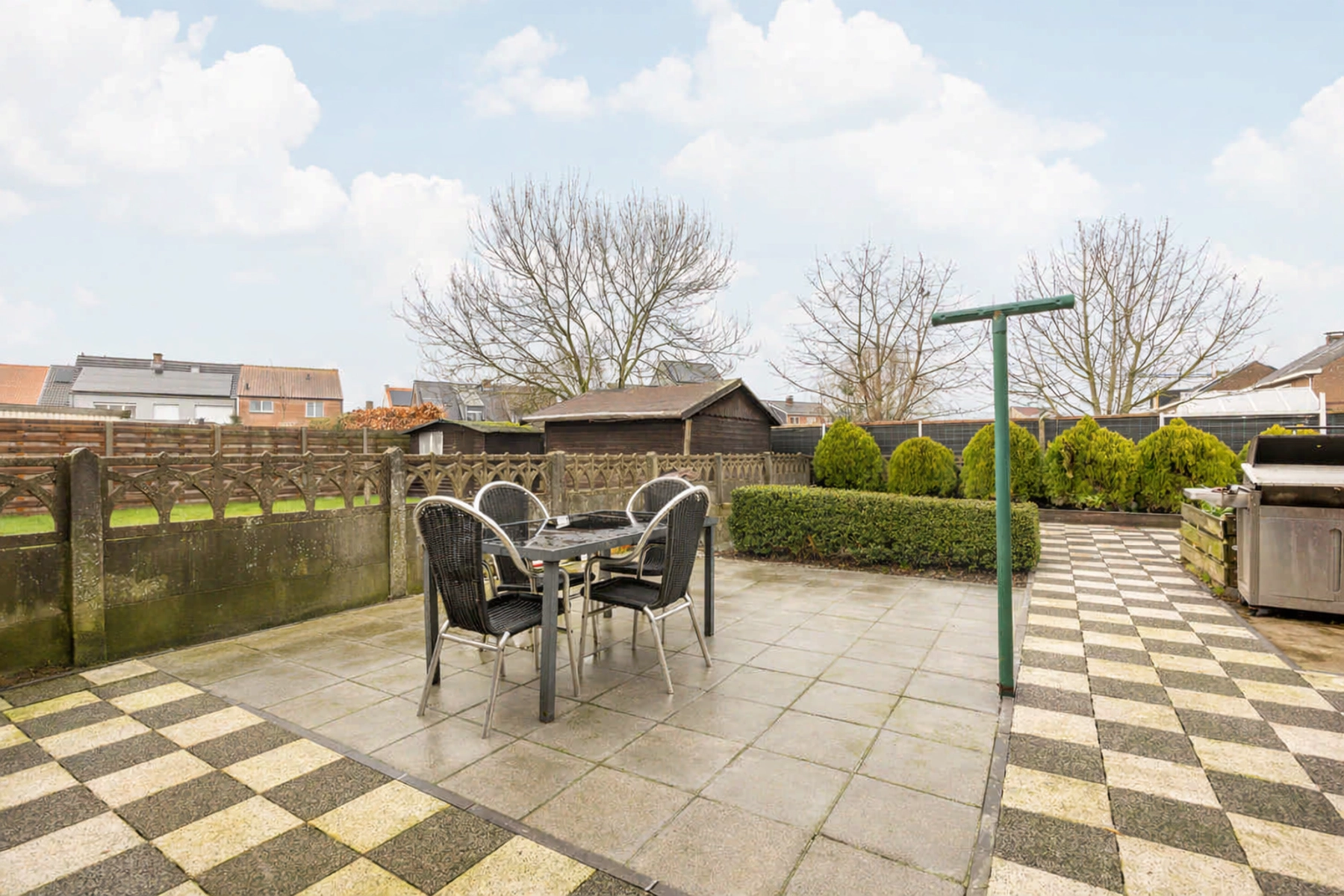 b548098ea7c84caabe97d31b905f8deb photo