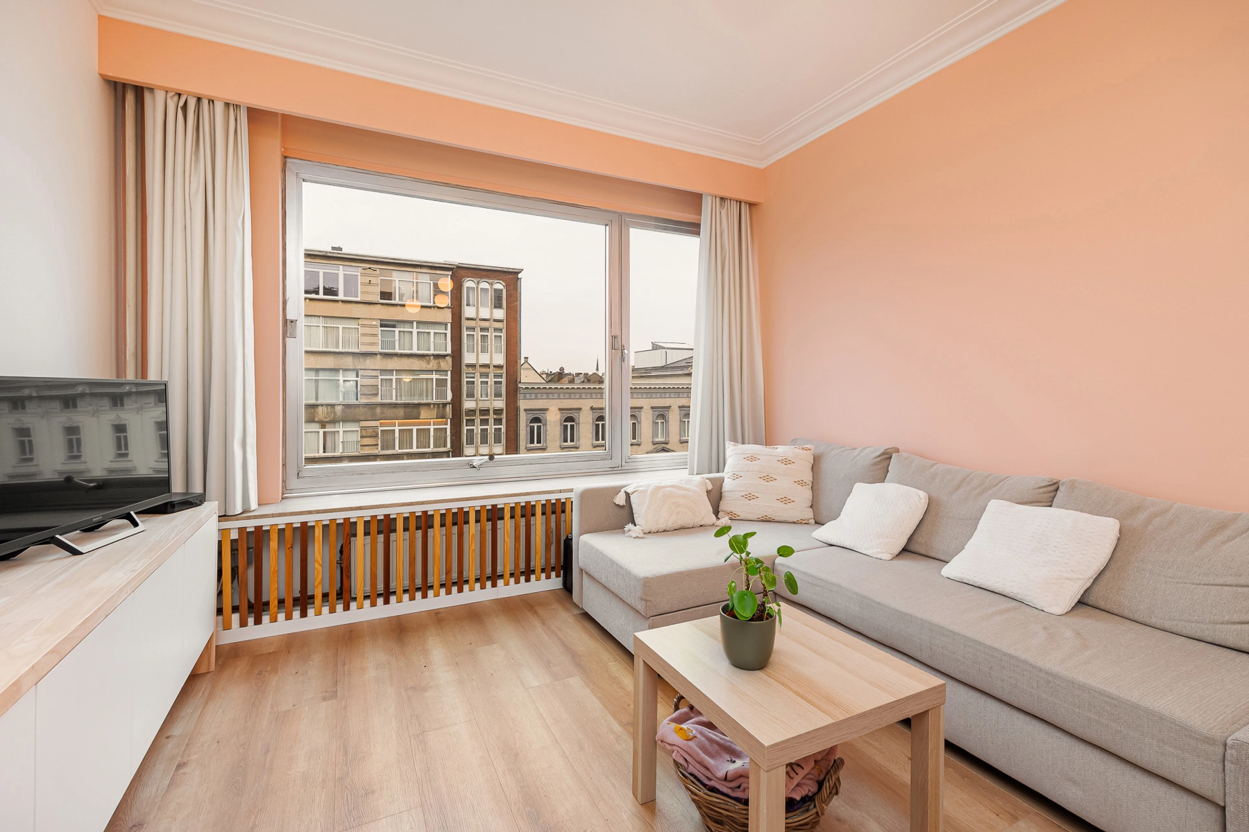 1cf24df89efe4e9eabd1111c212aaef4 photo