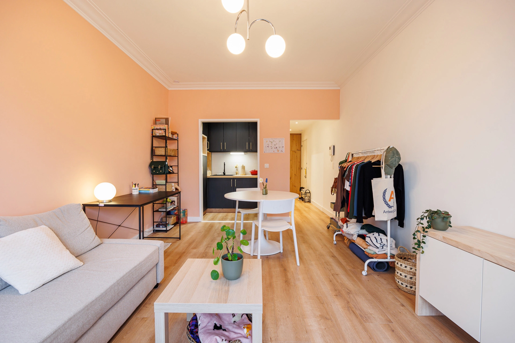 4d24153d3b634c8a8c9c517d3528288f photo