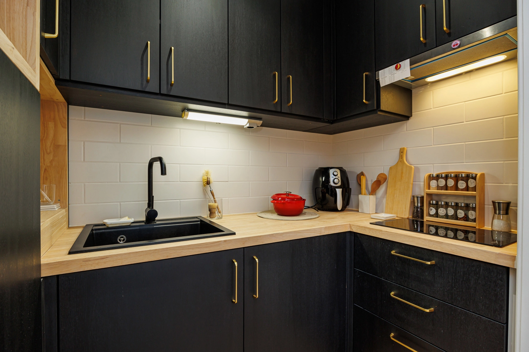 c6fa6d05cb934ccf9da80ca9f81d4a7e photo