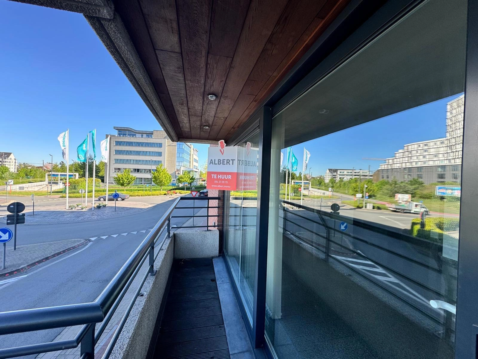 29ef9155c6e54f9db44b63d831cc8fde photo