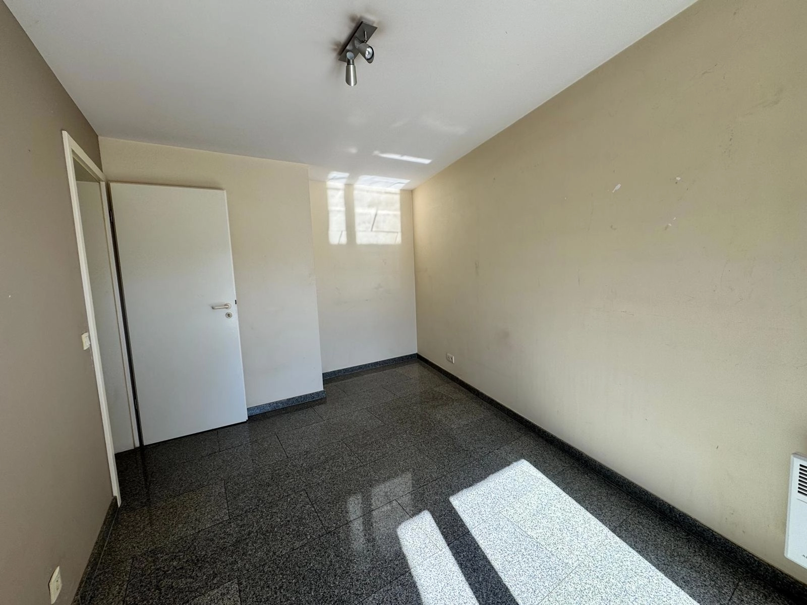 c2cc7332376840e194f1dba4a0dc8b3c photo