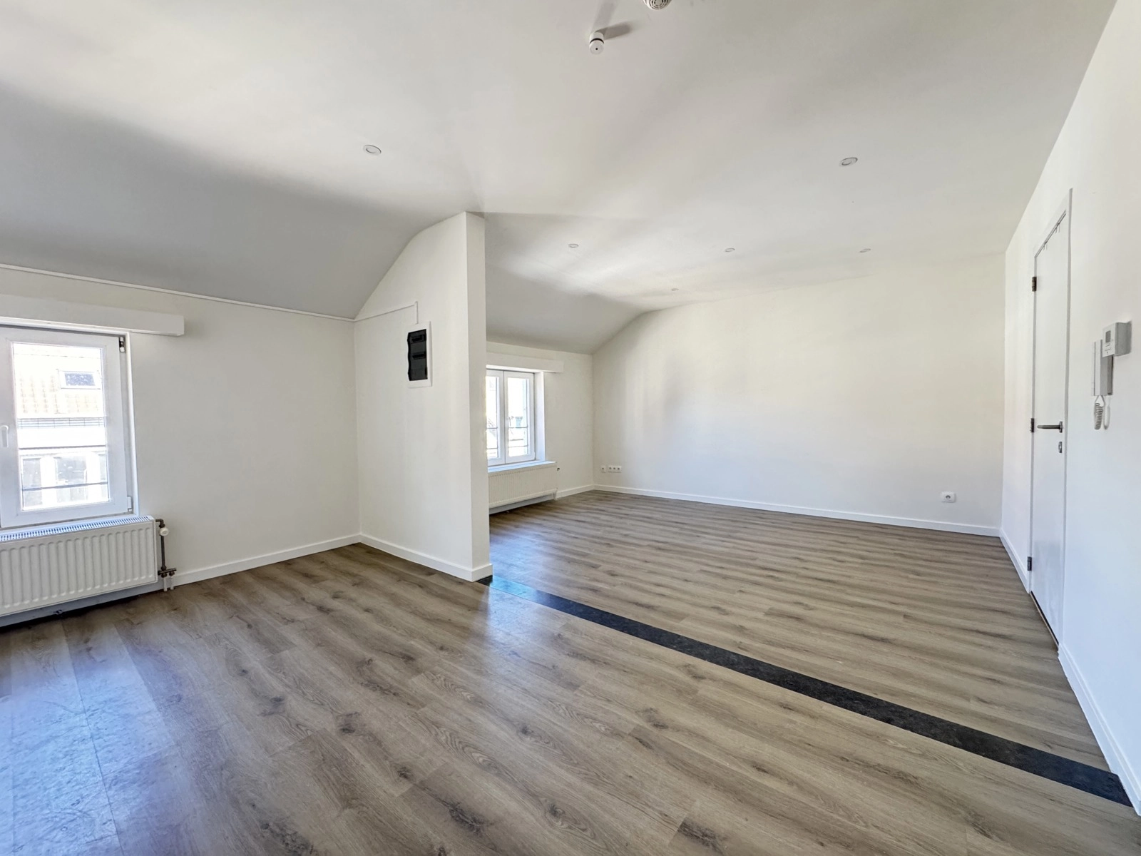 eb53acf102774a5782a4bfe33a373924 photo