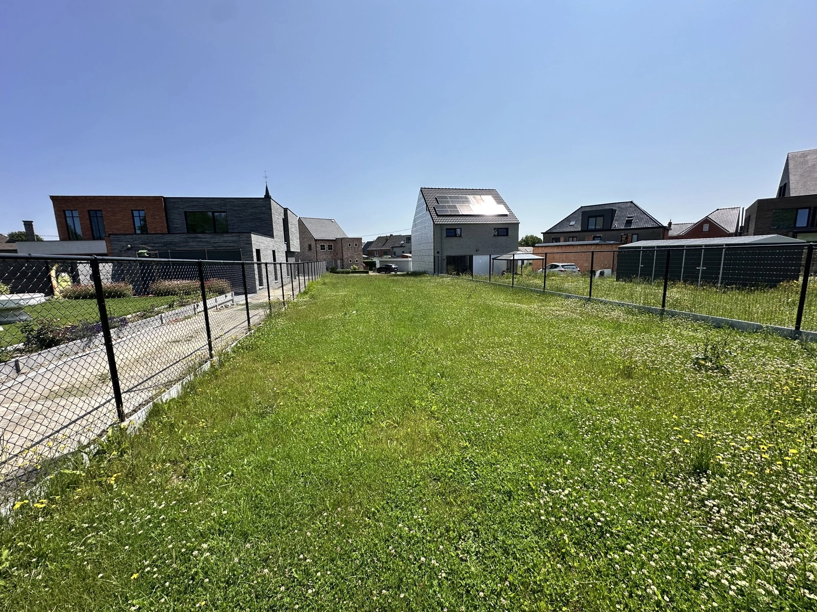 b714c44af8e44d62bcab9af794e6bd2c photo