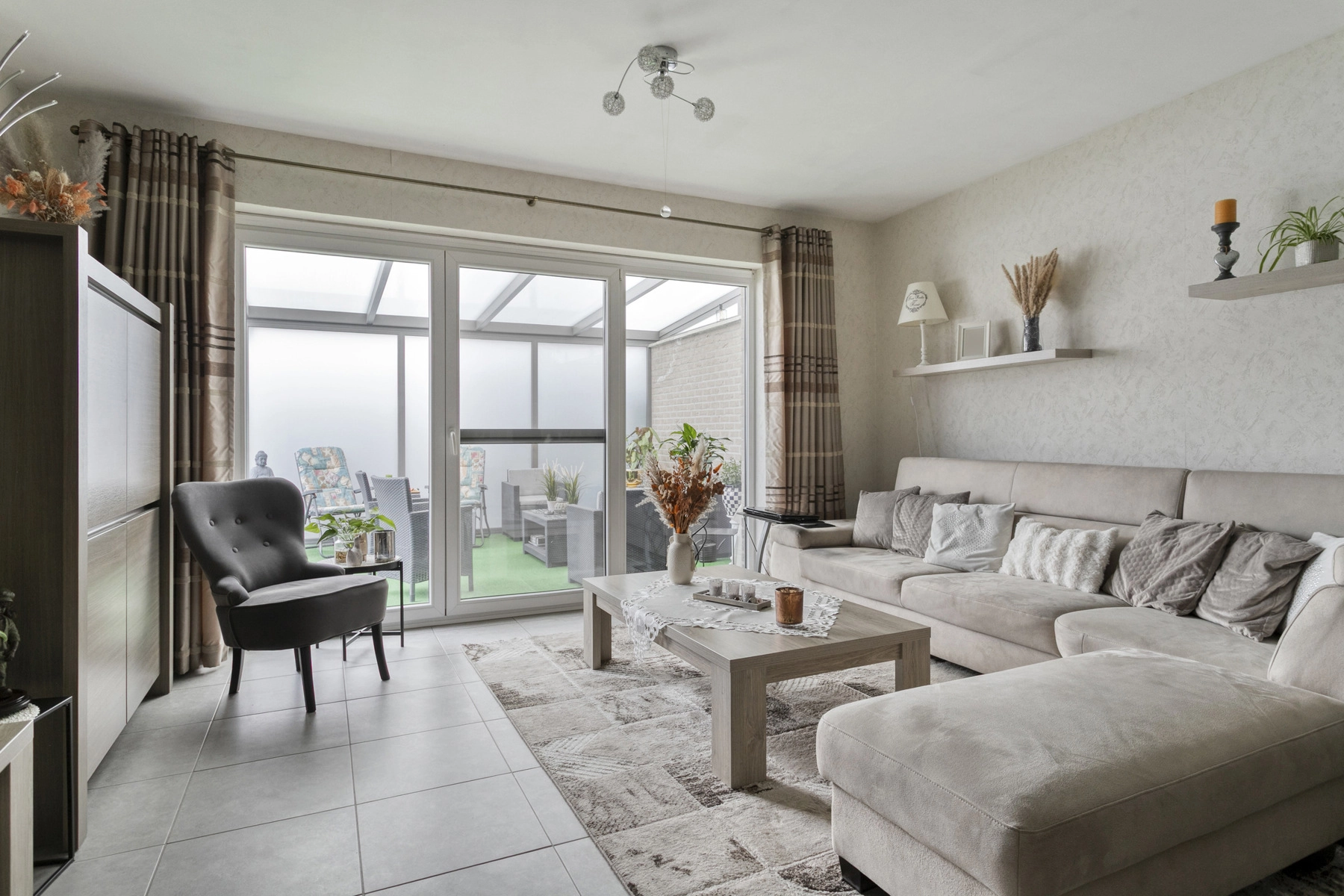 c4dbdc9b3e994b779f4f6881f1f15b63 photo