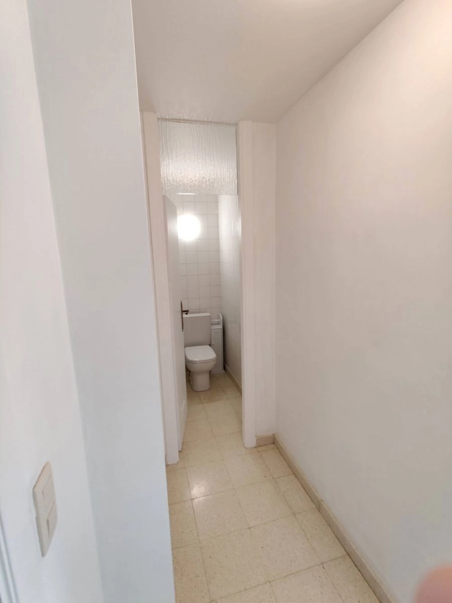 b3c934ea25474da9b9a8b1c8afa195d3 photo