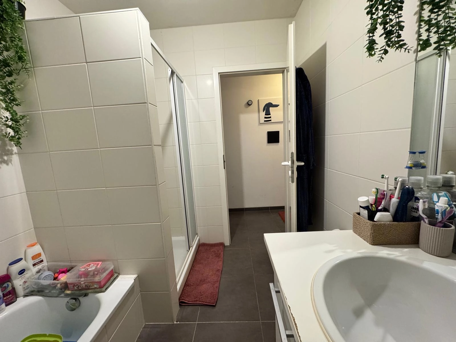 04ae1c16f67742a1af02e048bd089ca0 photo