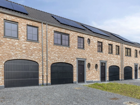 property 7700370 cover photo