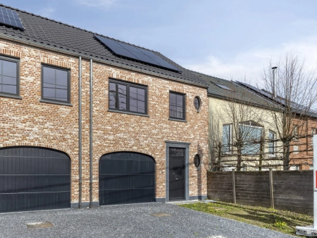 property 7700373 cover photo