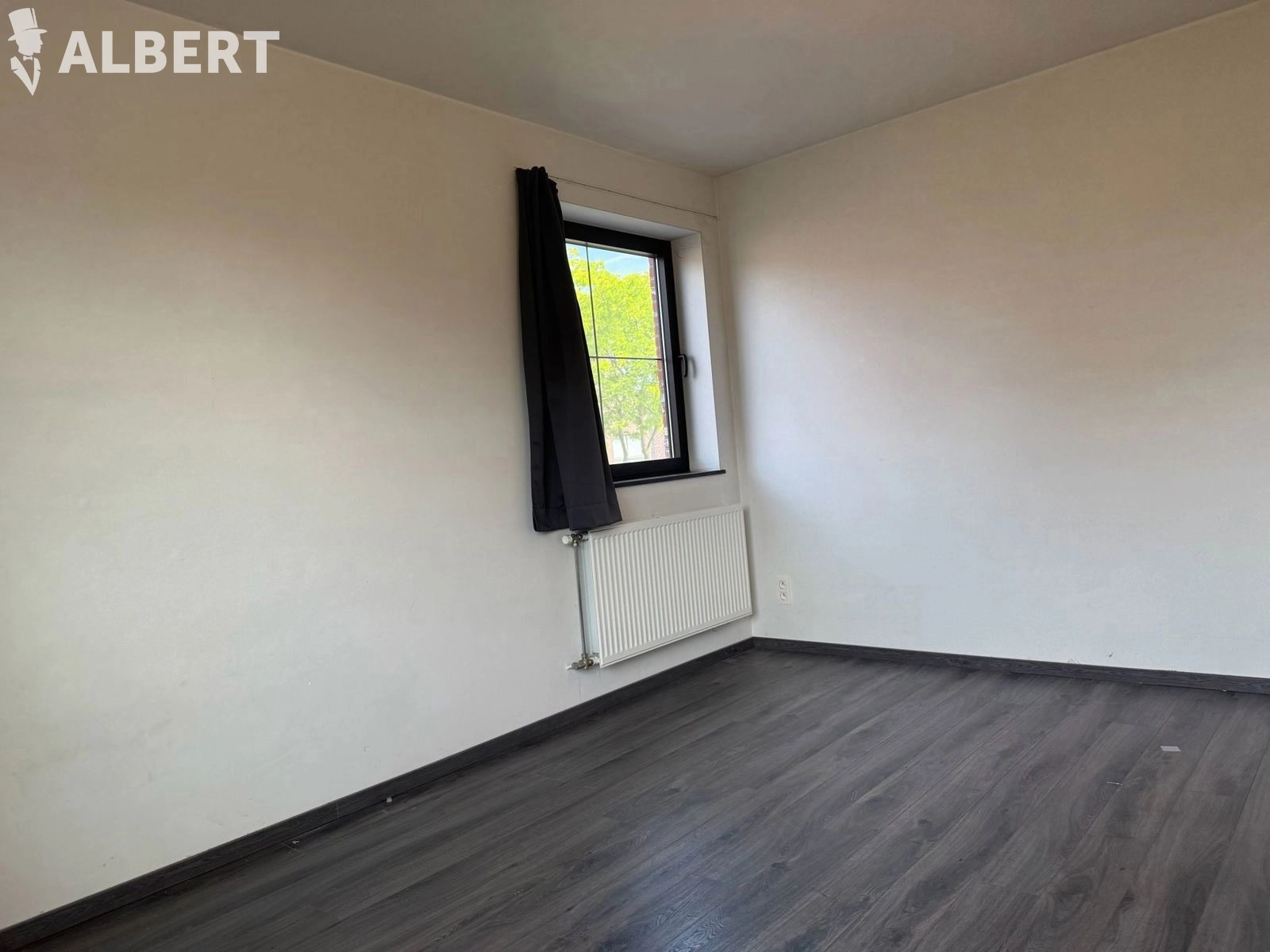 e47db2b18aaa4316a8037159e5bfe166 photo