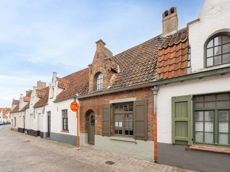 property 7742373 cover photo