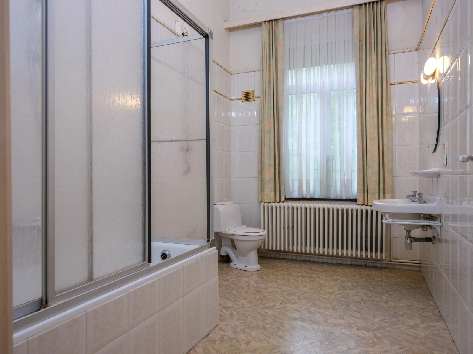 1d1cfe3088964ee68d209ff4163f15ba photo