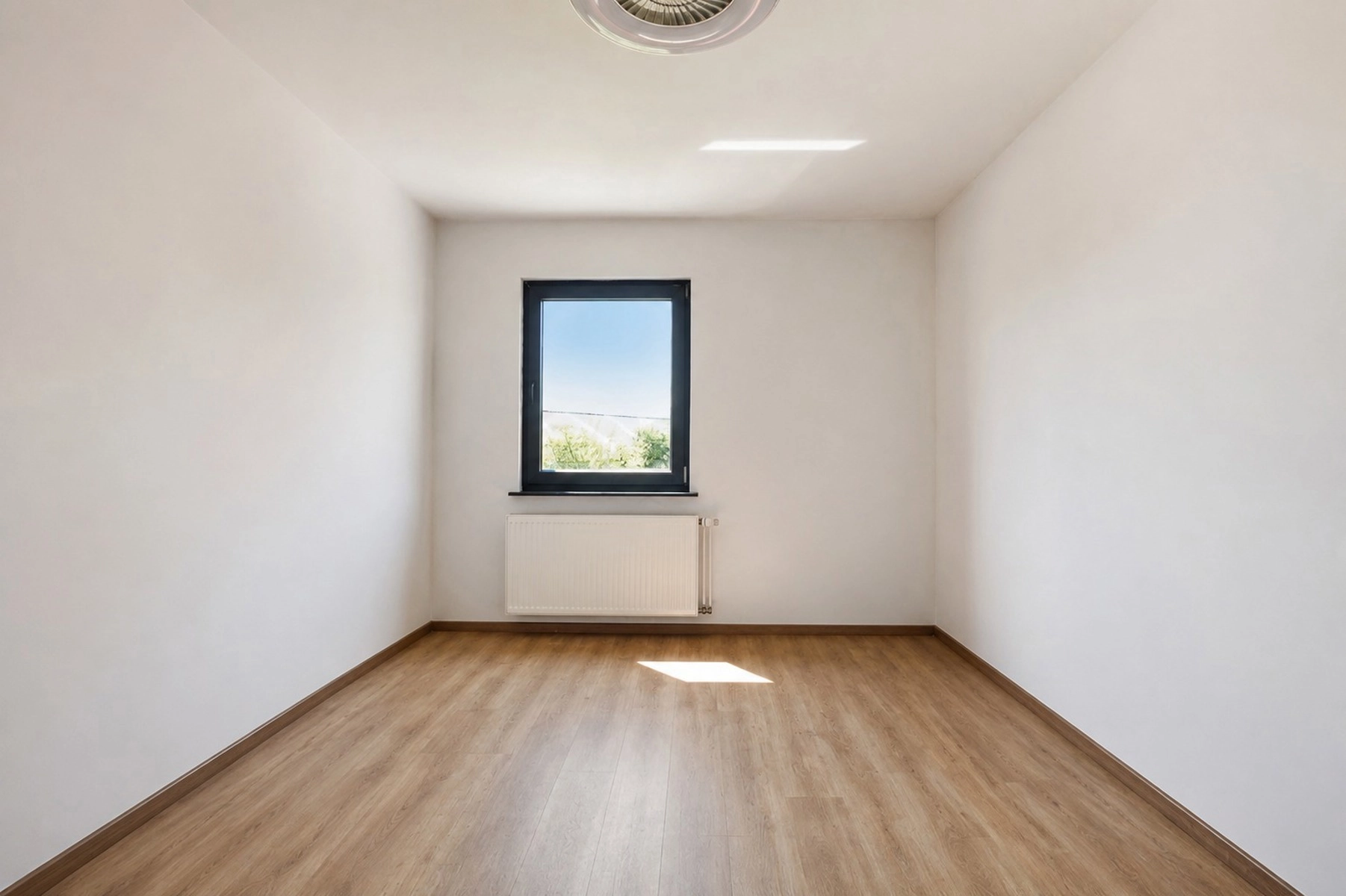 360afedeab8c463fb3d087f474375c85 photo