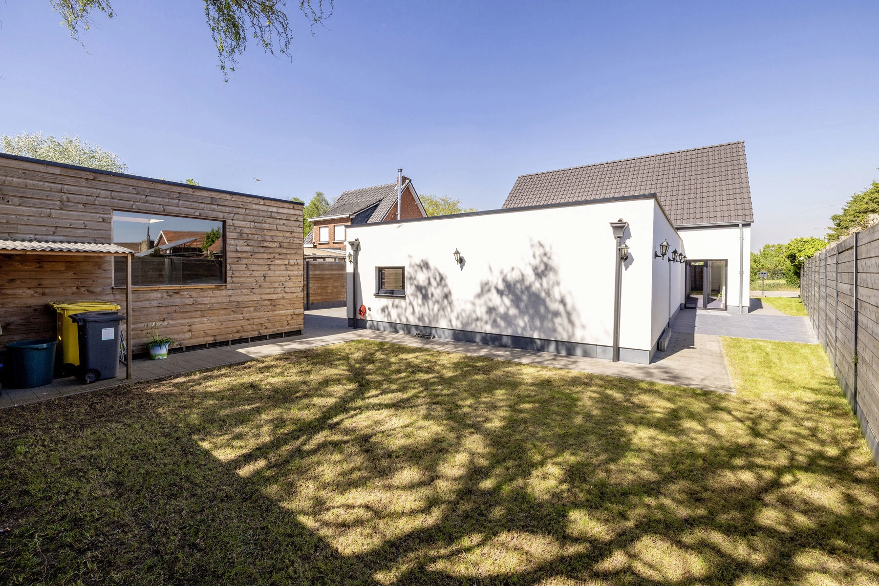2bd340d438784ccdbcb1b30e796c21ba photo
