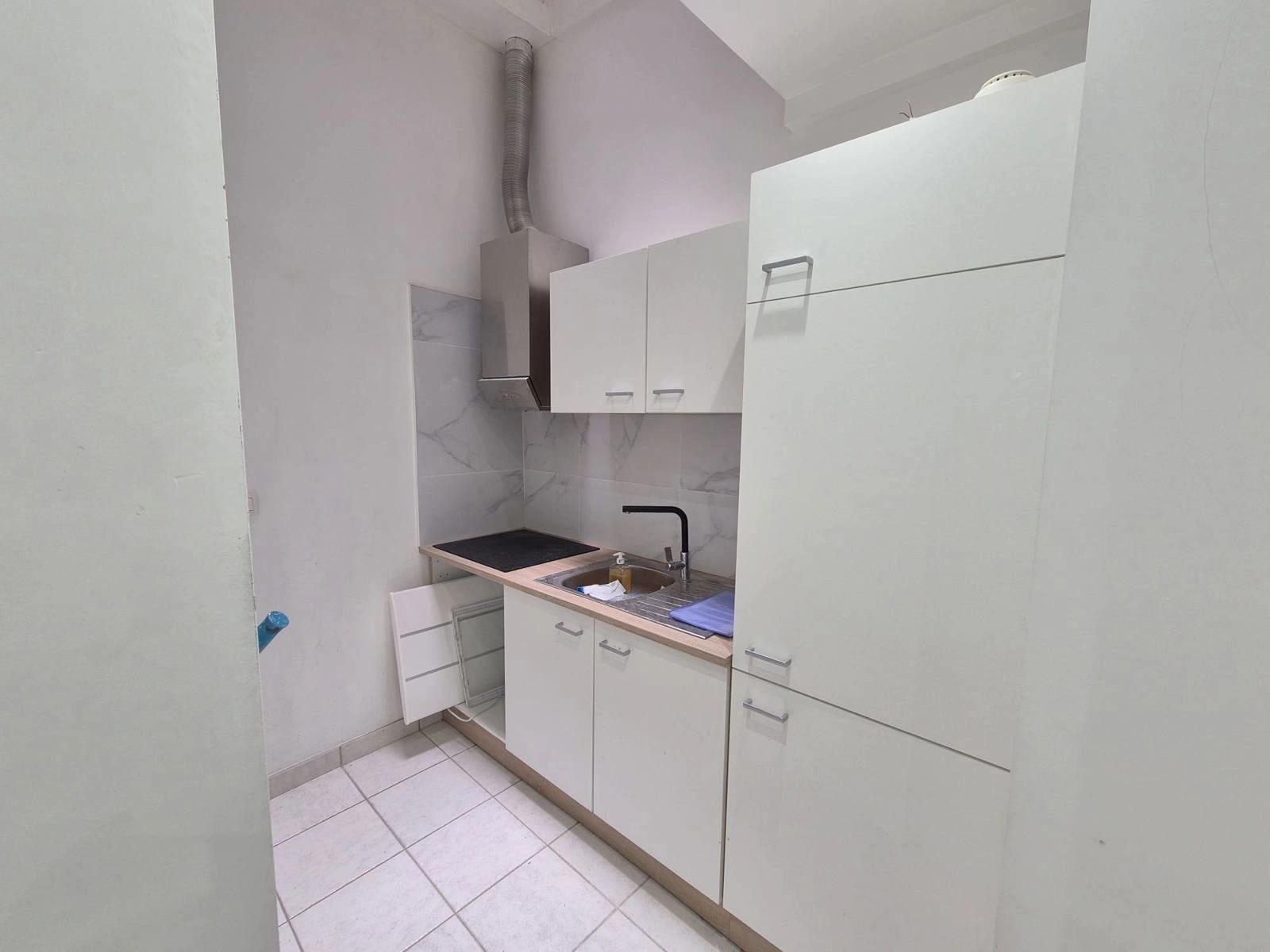 423c5cd224194f97896ef9cd5a077372 photo