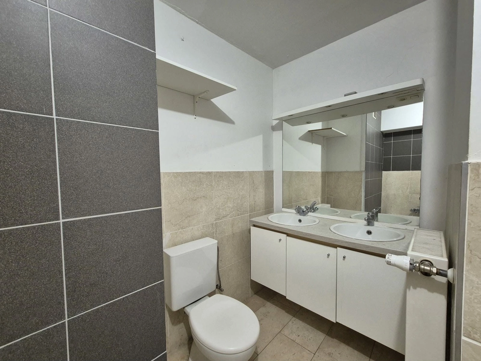 15bbd57f25224344a2763bad507e882c photo