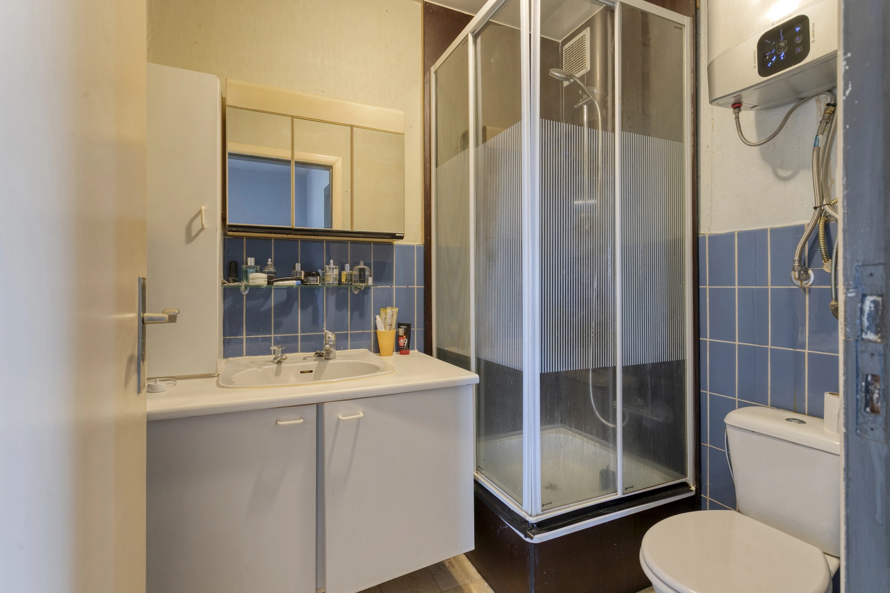 b83db60bc080409c98ae7a7d75173d84 photo