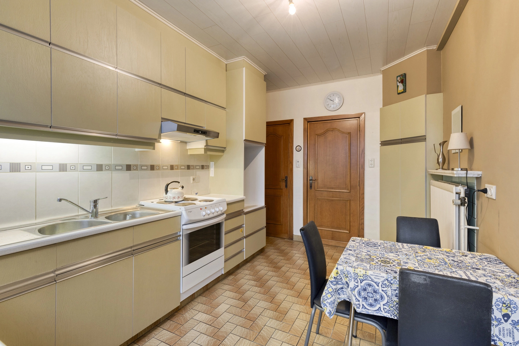 6bad7de2bd3d41ca89bd5be871d84ebc photo