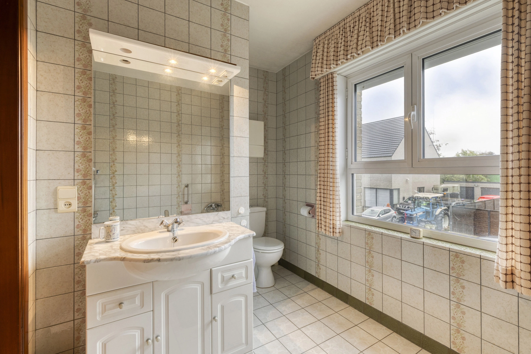d90875f96c6e4d8e8b204a0d95826ba1 photo